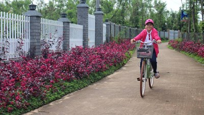 Hiến đất, hiến bờ rào mở rộng hàng trăm cây số đường nông thôn