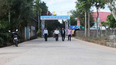 Nở rộ phong trào giáo dân hiến đất mở đường ở Đắk Lắk