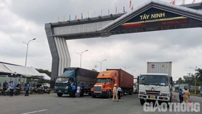 Tây Ninh tuyên truyền văn hóa giao thông gắn với kiểm soát dịch Covid-19