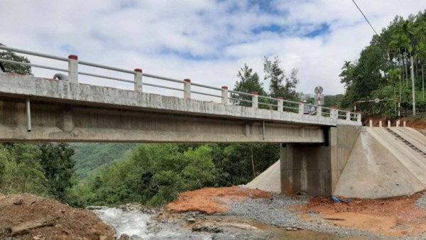 Những cây cầu dân sinh gia tăng kết nối, thúc đẩy phát triển vùng khó