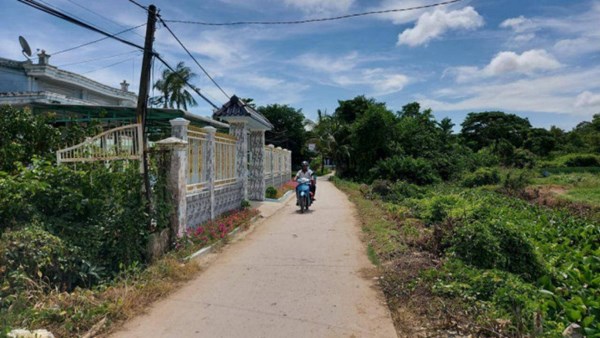Đồng bào dân tộc đồng lòng hiến đất, góp vốn mở đường