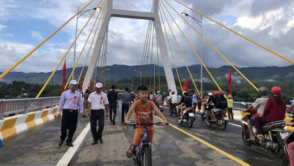 Ước mơ cây cầu nối 2 bờ của thị trấn cửa ngõ Tây Nguyên thành hiện thực